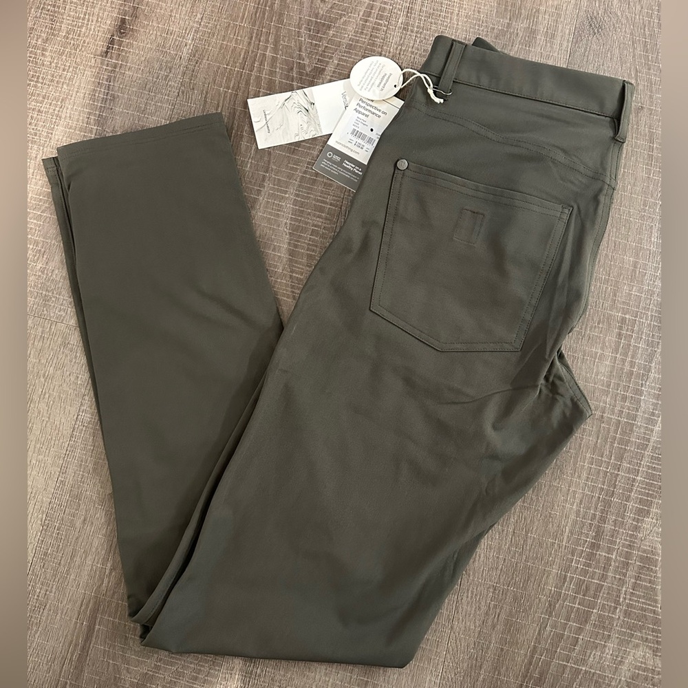 New VUORI META PANTS MENS Dark Oregano Size 28